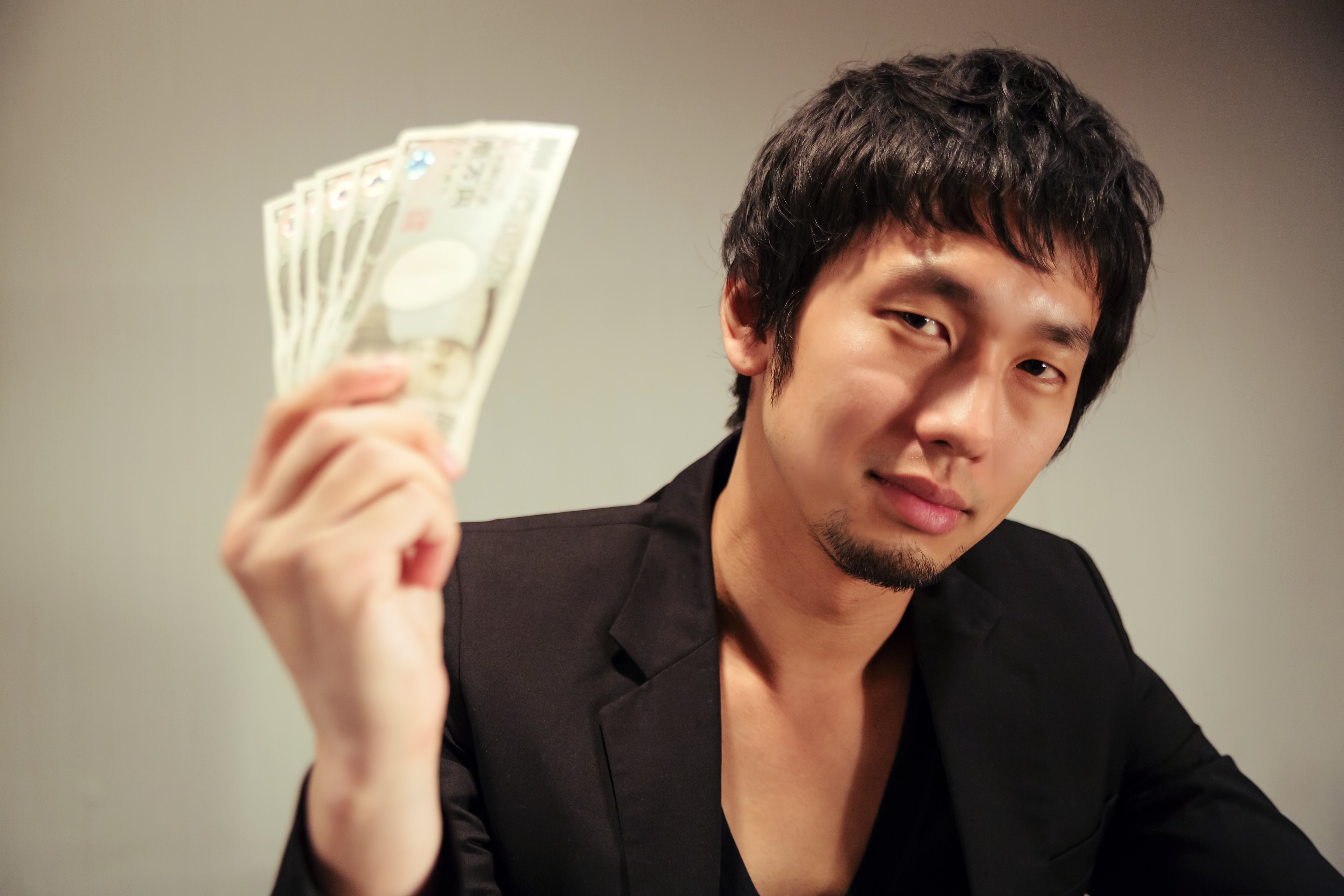 【夢占い】お金の夢を見たときの5つの意味